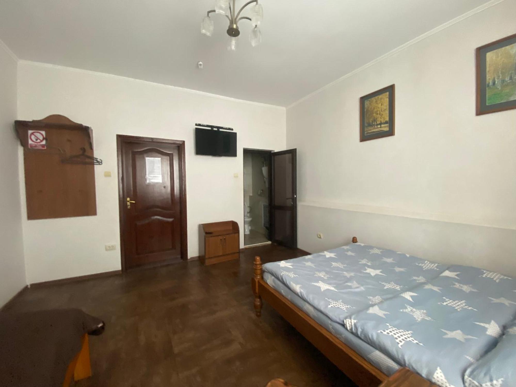 Mini-Hotel Neptun Rivne Esterno foto